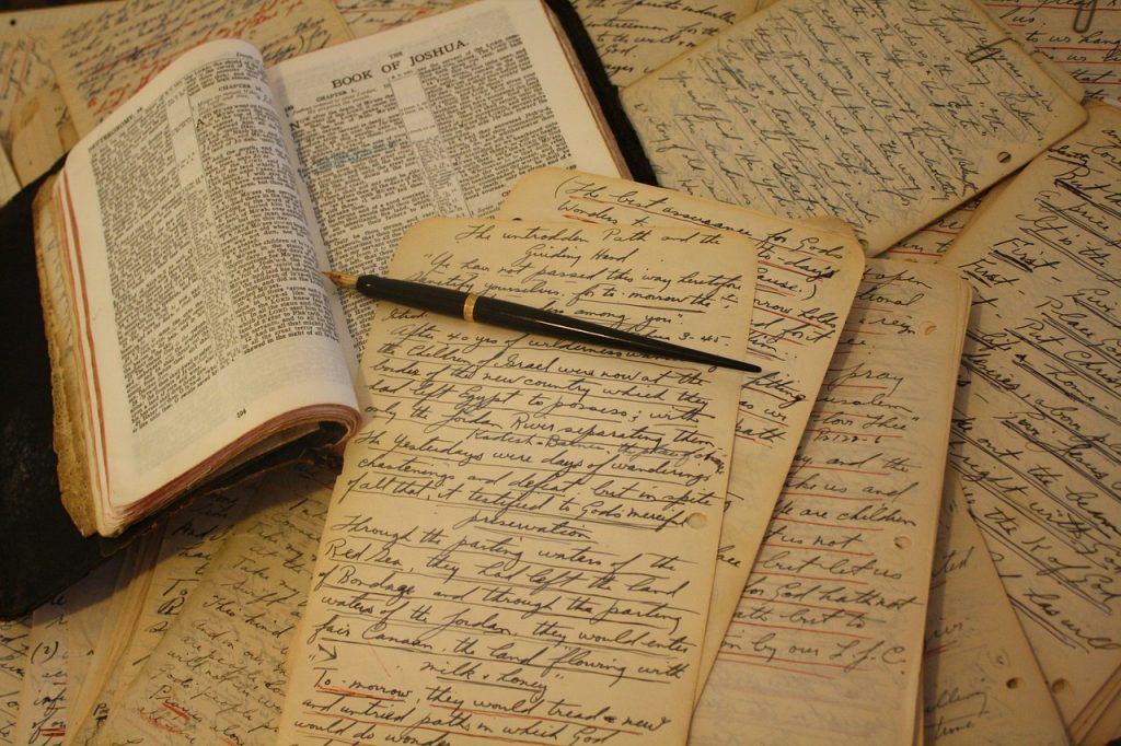 Bybel, pen, notas - doen self Bybelstudie